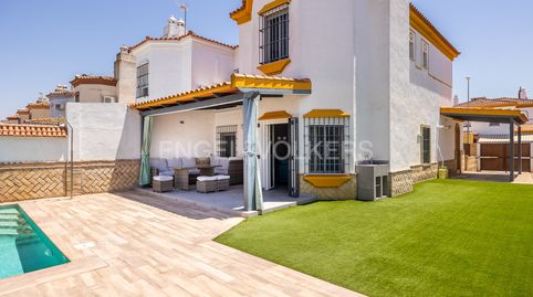 Foto 2 de Casa adosada en venda a Condequinto, Montequinto