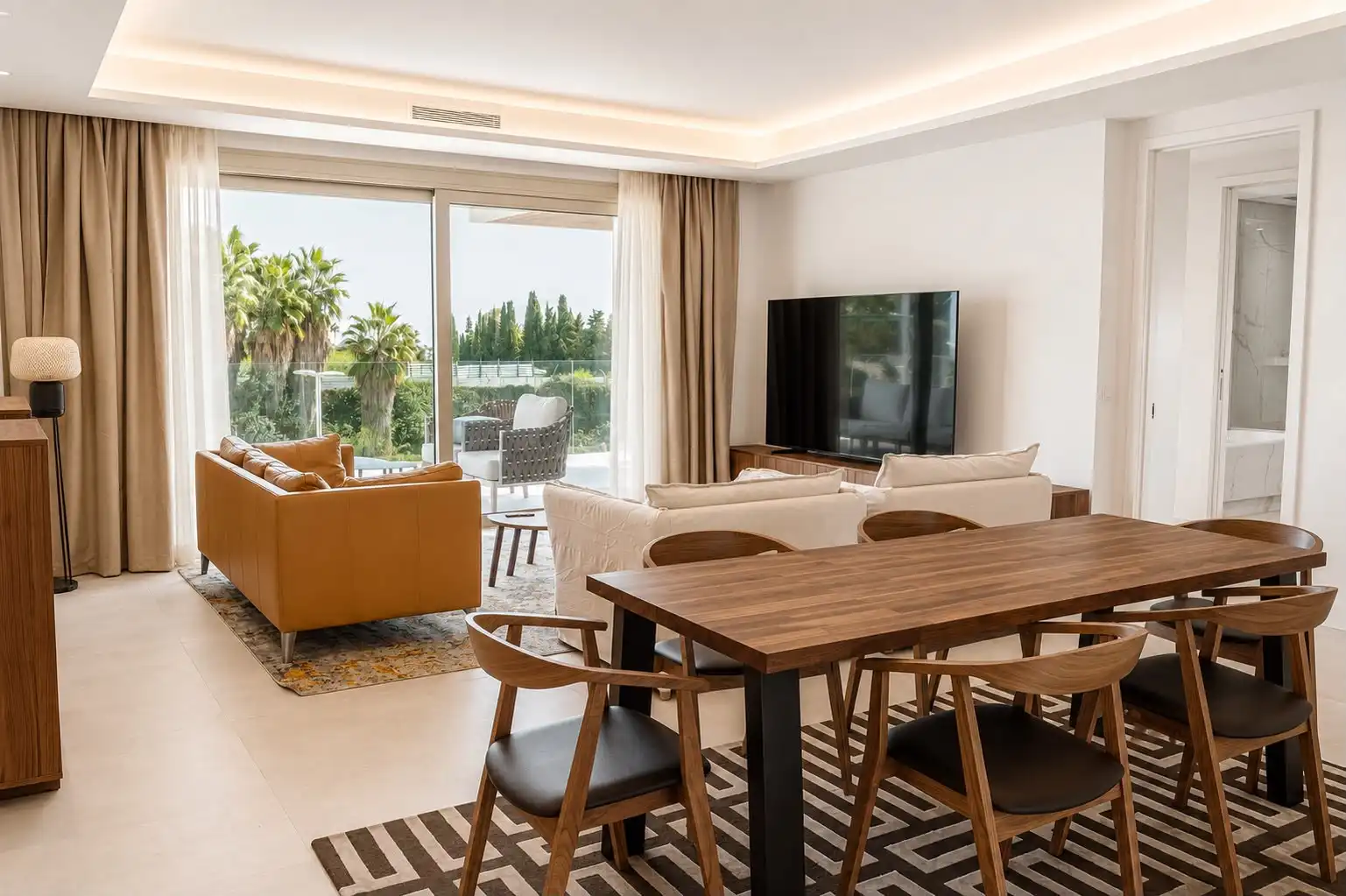 Sala d'estar de Apartament en venda en Marbella amb Aire condicionat, Terrassa i Traster