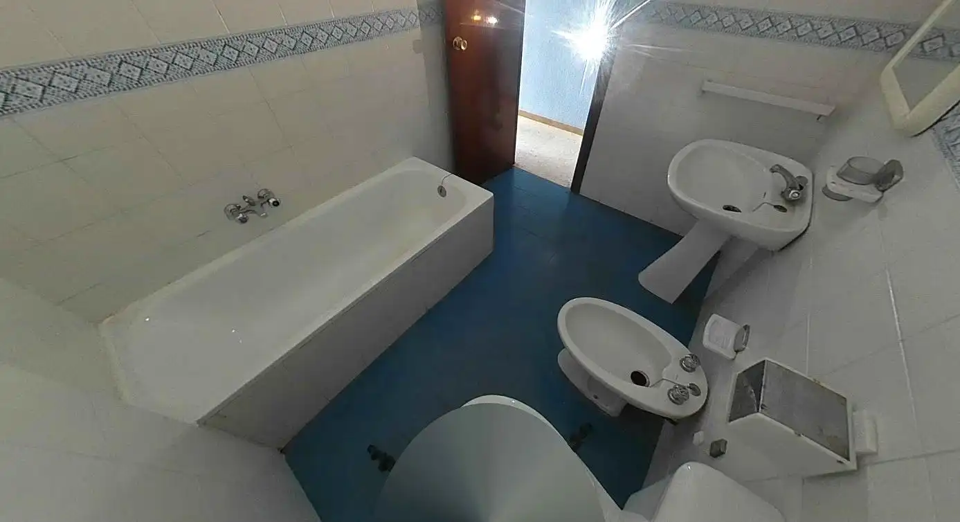 Baño de Piso en venta en Badajoz con Aire acondicionado