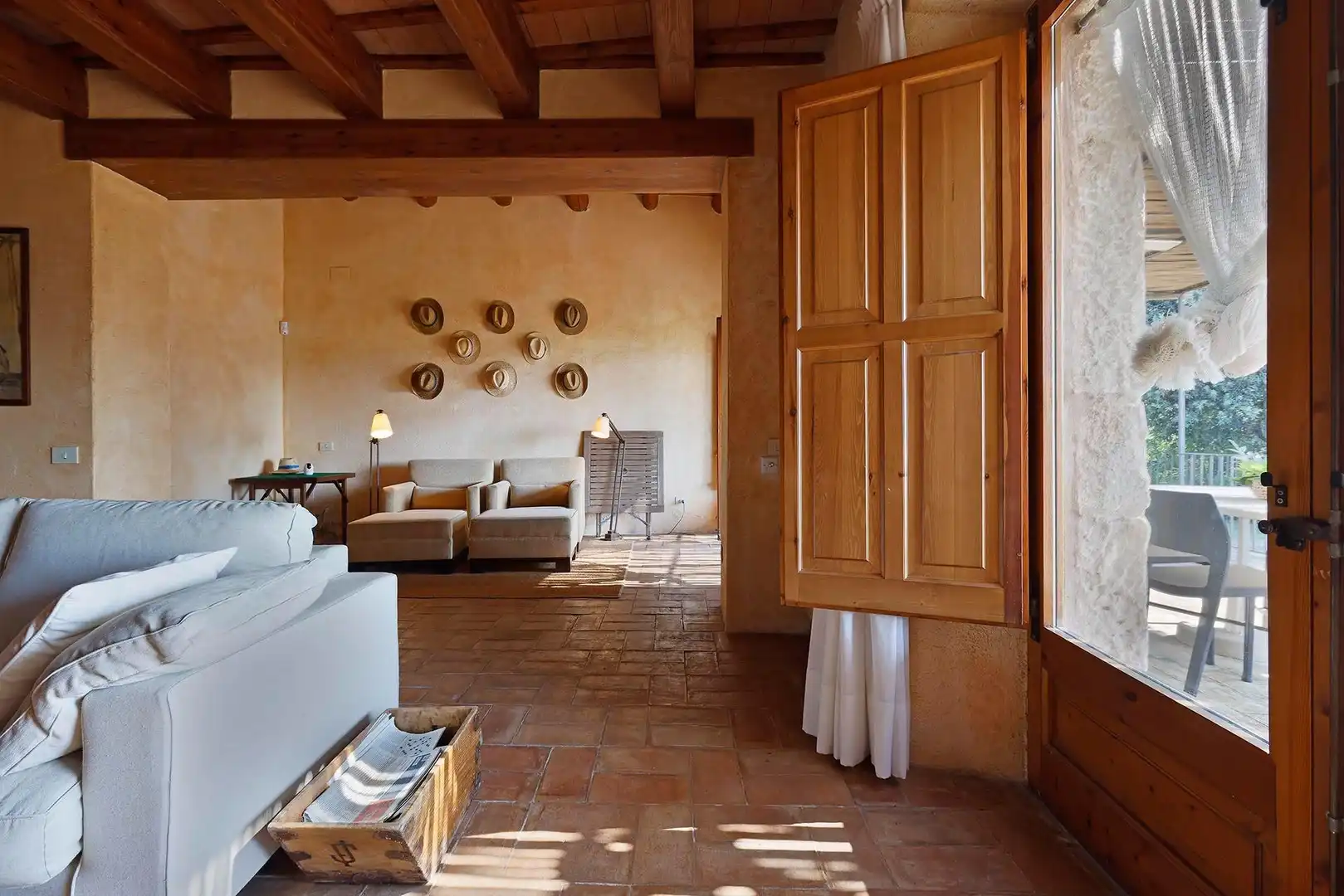 Sala d'estar de Finca rústica en venda en La Bisbal d'Empordà amb Aire condicionat, Calefacció i Terrassa