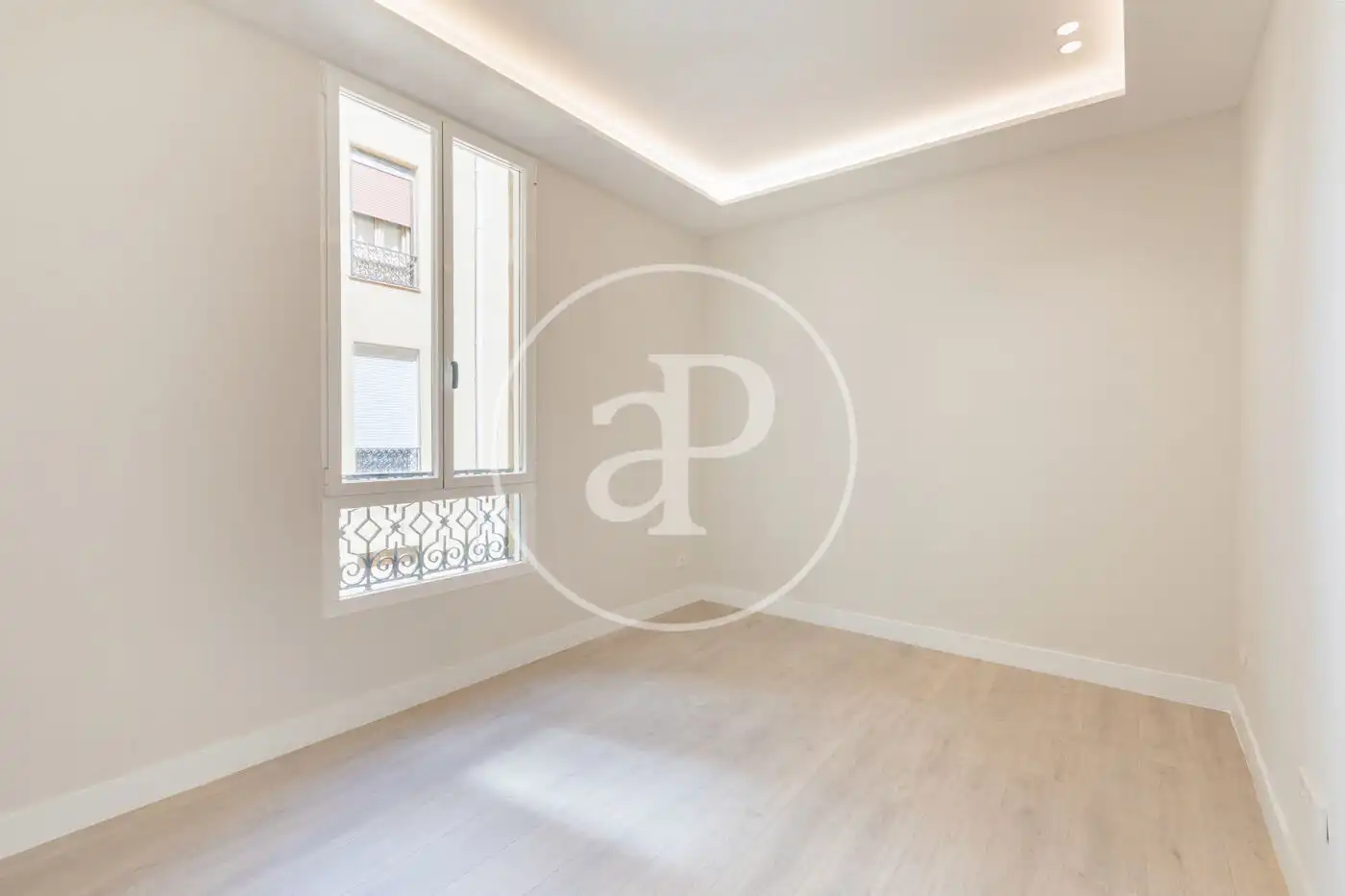 Flat for sale in Calle del Conde de Romanones, Embajadores - Lavapiés