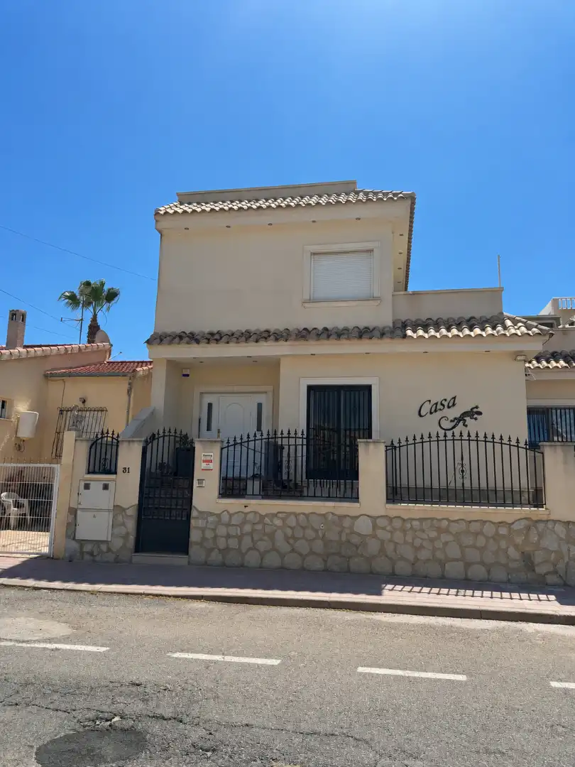 Villa con terrazza in vendita a San Fulgencio