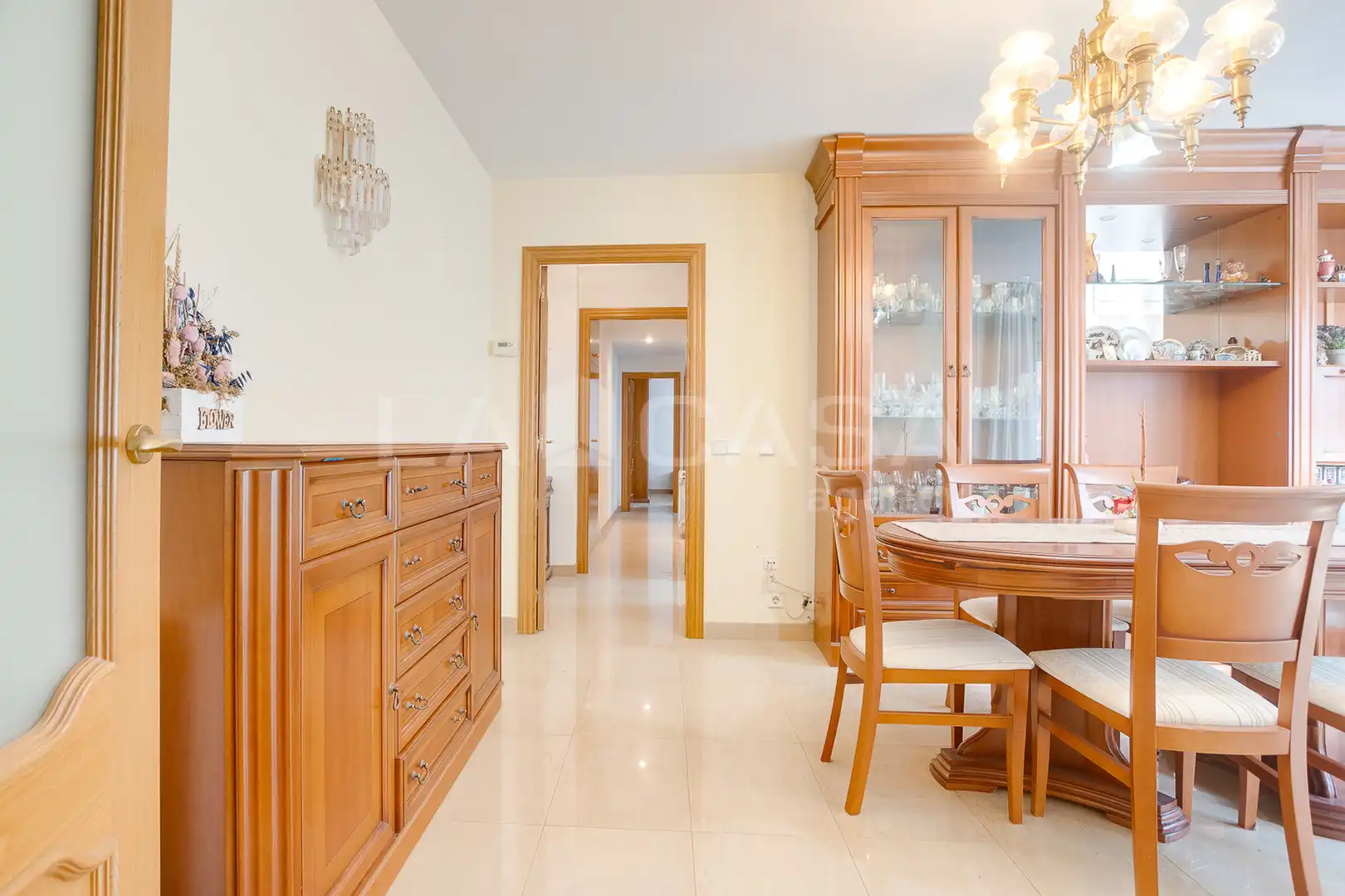 Habitación de Piso en venta en Cornellà de Llobregat con Calefacción y Balcón