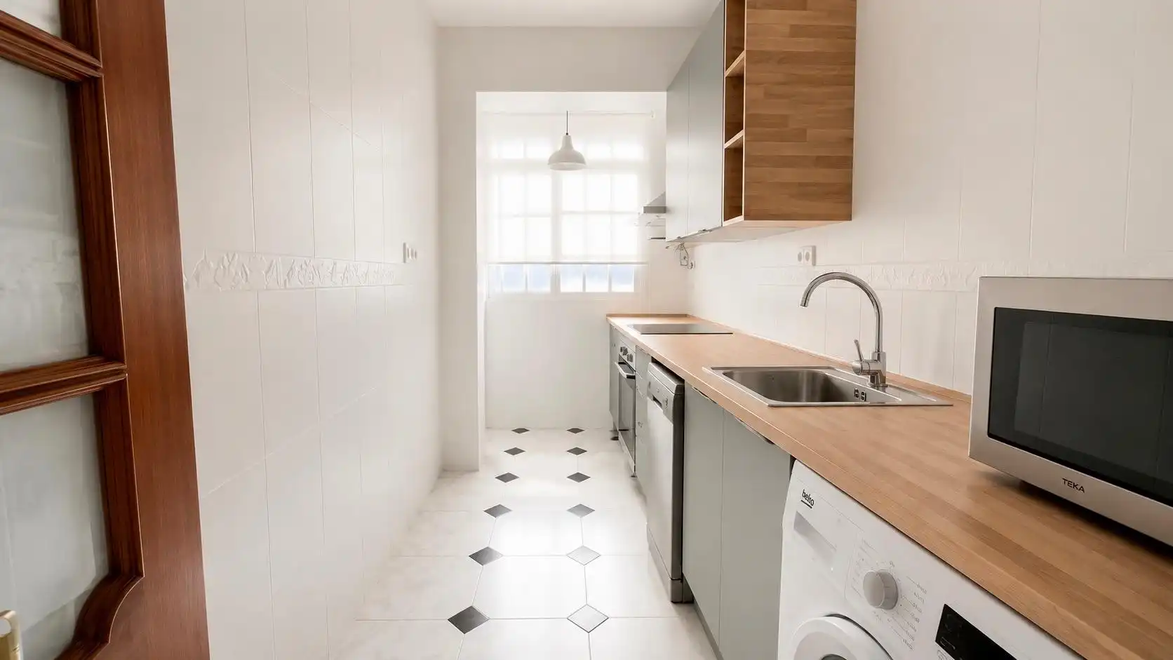 Kitchen of Flat for rent in Valencia  with Air Conditioner, Furnished and Balcony