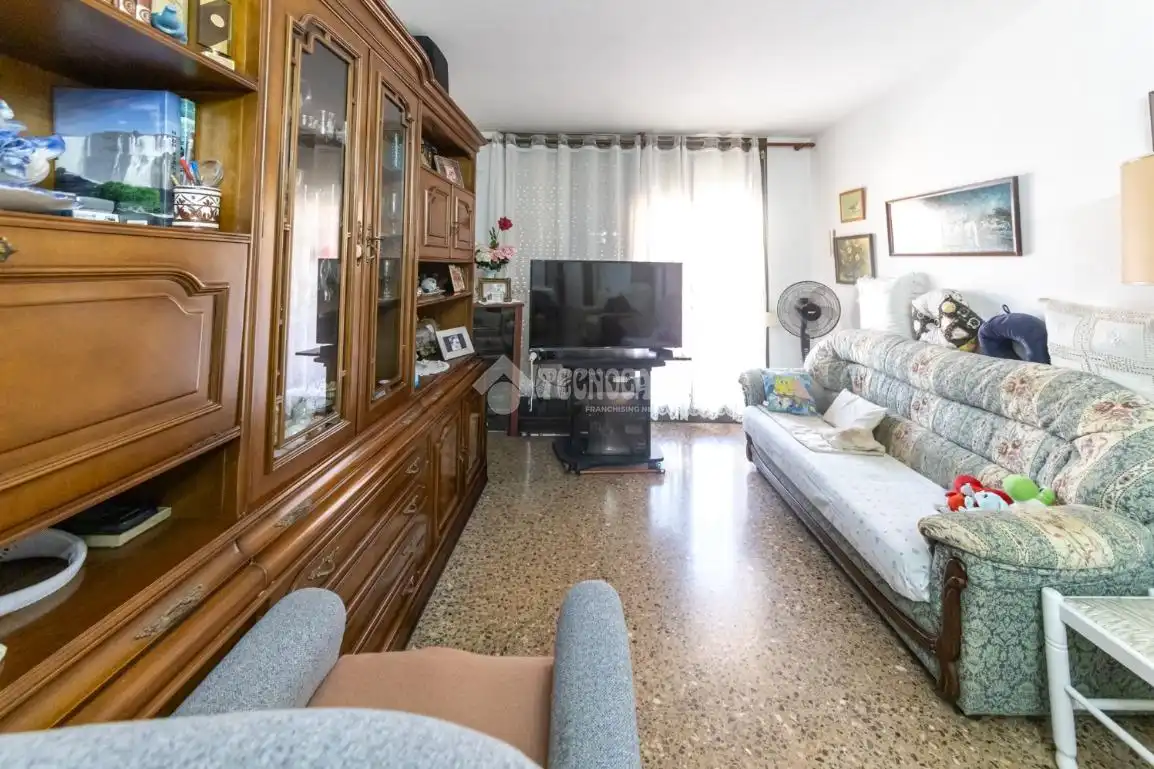Wohnzimmer von Wohnung zum Verkauf in Cubelles mit Balkon