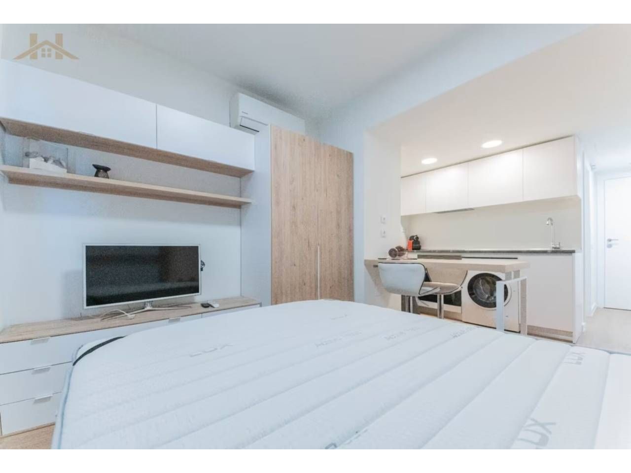 Bedroom of Study for sale in L'Hospitalet de Llobregat  with Parquet flooring and Furnished