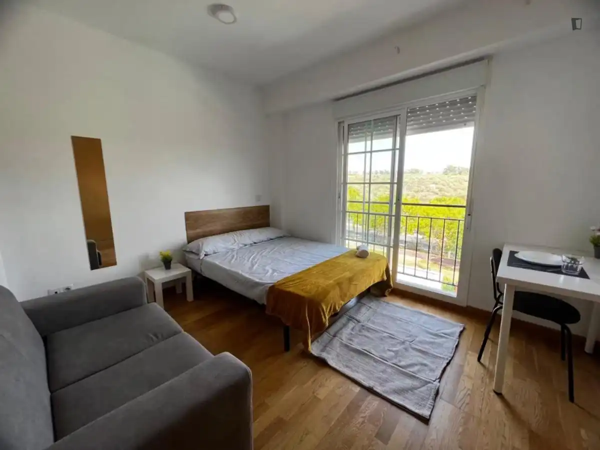 Bedroom of Apartments for share in Las Castañeras - Bulevar