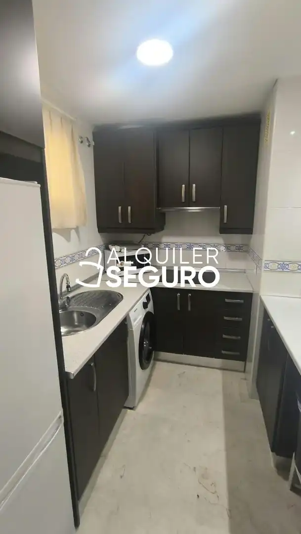 Cocina de Piso de alquiler en Dos Hermanas con Aire acondicionado, Piscina y Amueblado