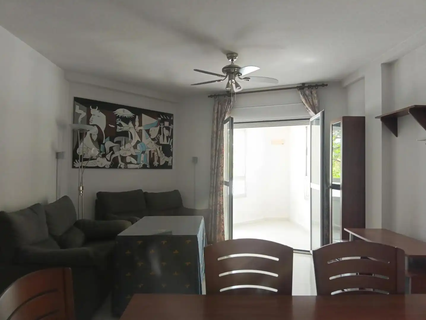 Living room of Flat for rent in Granada  with Air Conditioner, Heating and Terrace