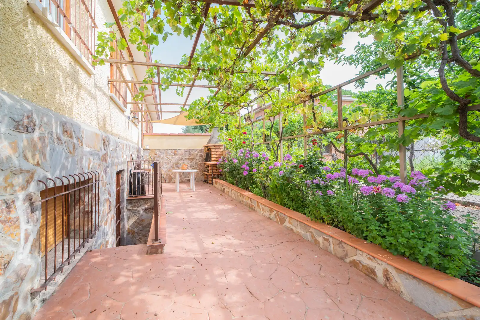 Terrassa de Casa adosada en venda en Santa Cruz del Retamar amb Aire condicionat, Calefacció i Jardí privat