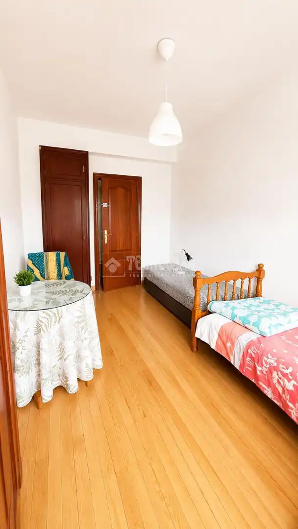 Habitación de Piso en venta en Madrid con Calefacción