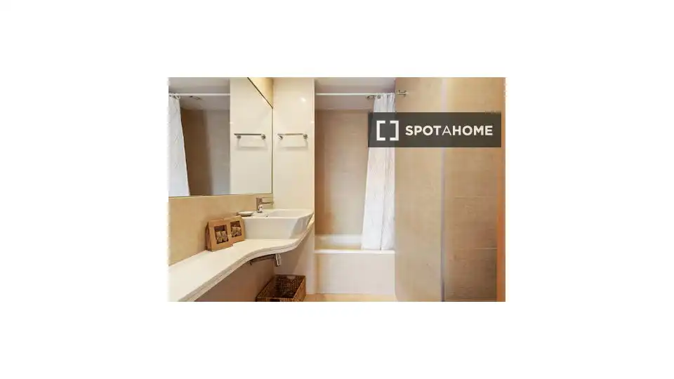 Flat with terrace to rent in Sant Martí, imagen 5