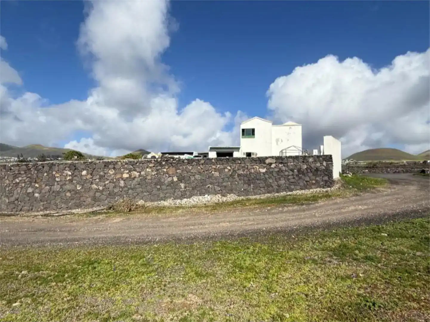 Vista exterior de Finca rústica en venda en Tías amb Piscina i Balcó