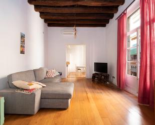 Sala d'estar de Pis en venda en  Barcelona Capital amb Parquet i Balcó