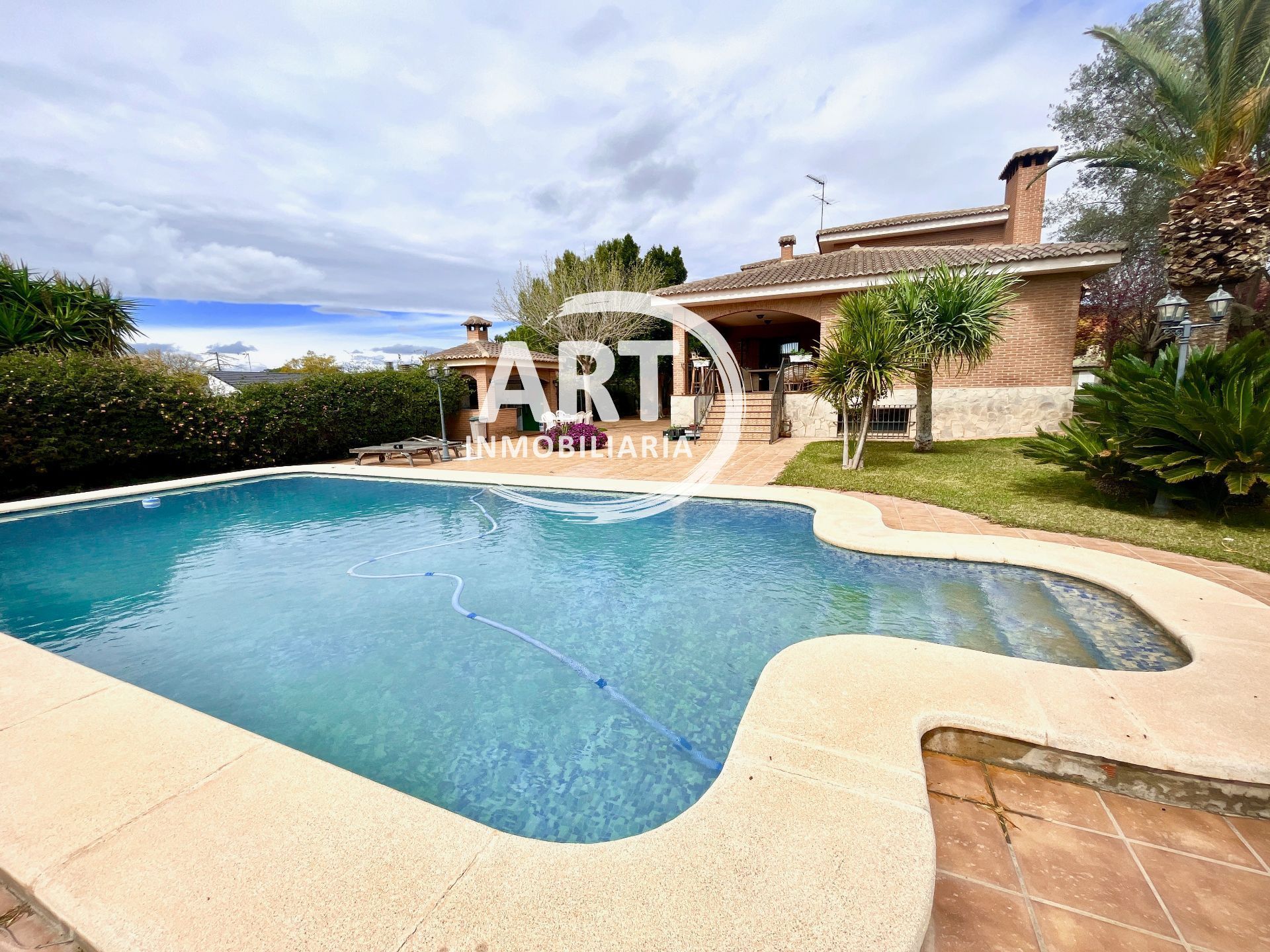 Jardín de Casa o chalet en venta en L'Eliana con Aire acondicionado, Calefacción y Trastero