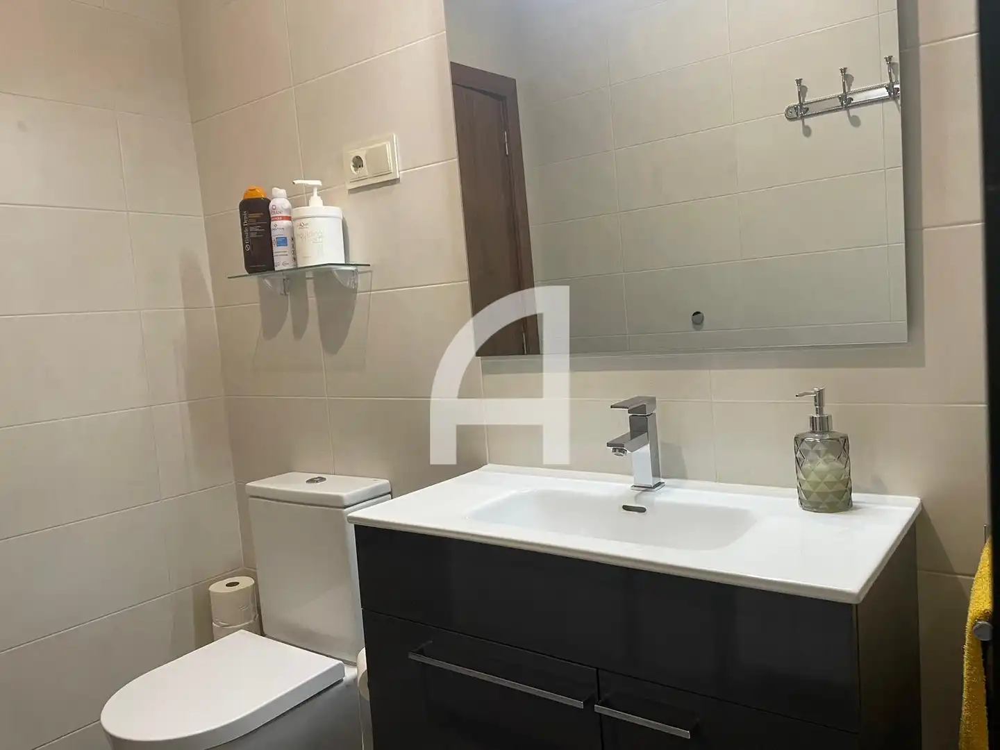 Bathroom of Houses for sale in Terrassa  with Air Conditioner, Heating and Private garden