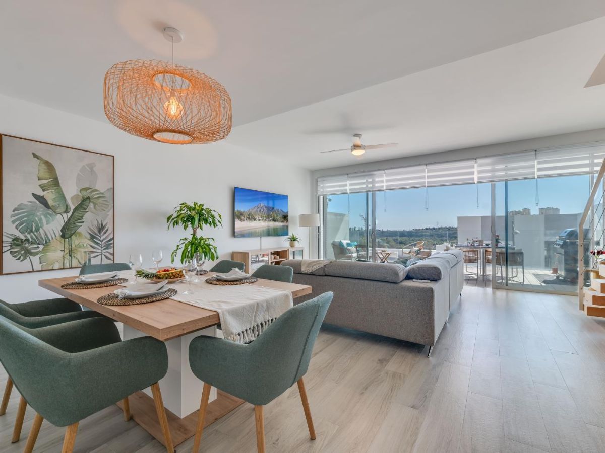 Dining room of Single-family semi-detached to rent in Estepona  with Air Conditioner, Terrace and Community pool