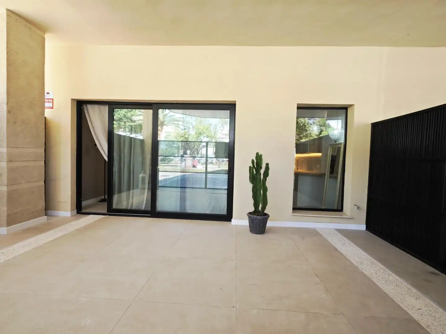 Erdgeschoss zum Verkauf in Fuengirola mit Klimaanlage, Heizung und Terrasse
