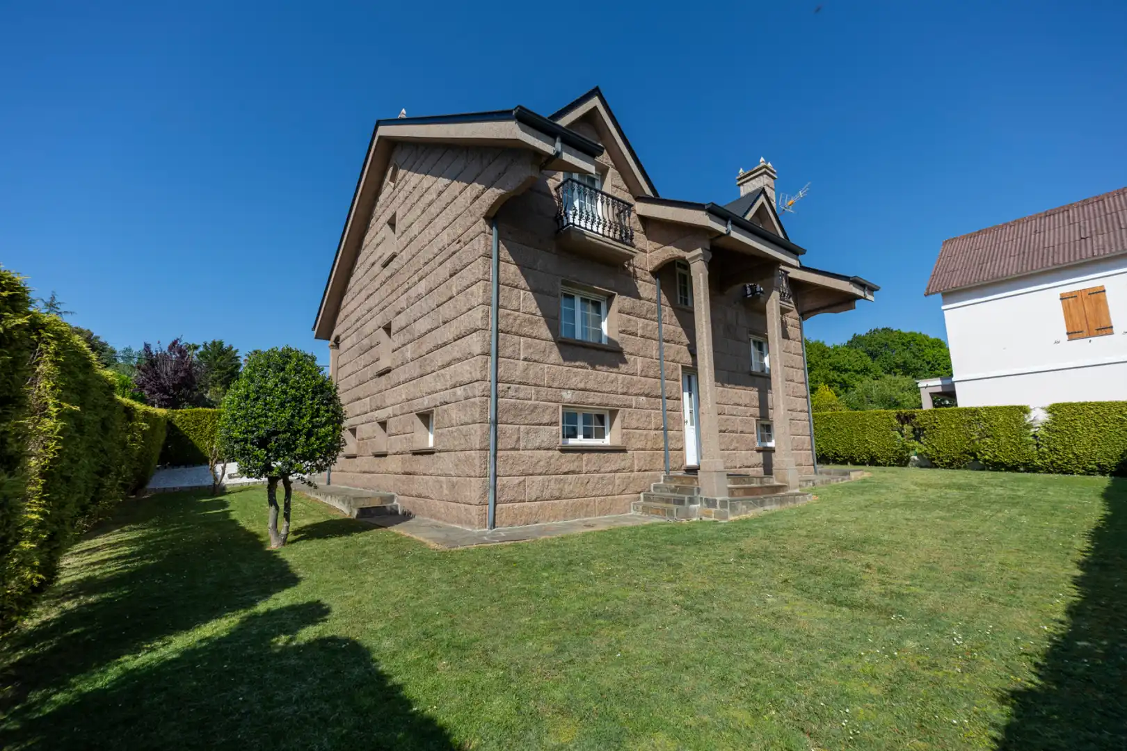 Außenansicht von Haus oder Chalet zum Verkauf in Oleiros mit Heizung, Privatgarten und Terrasse