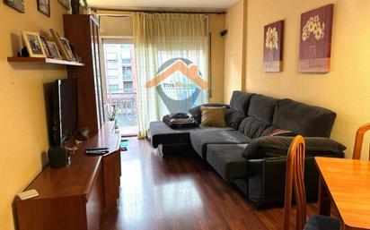 Living room of Flat for sale in Sabadell  with Air Conditioner, Heating and Parquet flooring