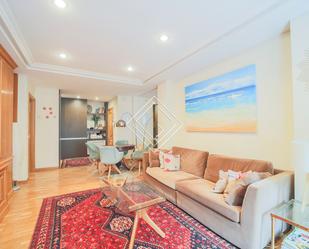 Living room of Flat for sale in  Madrid Capital