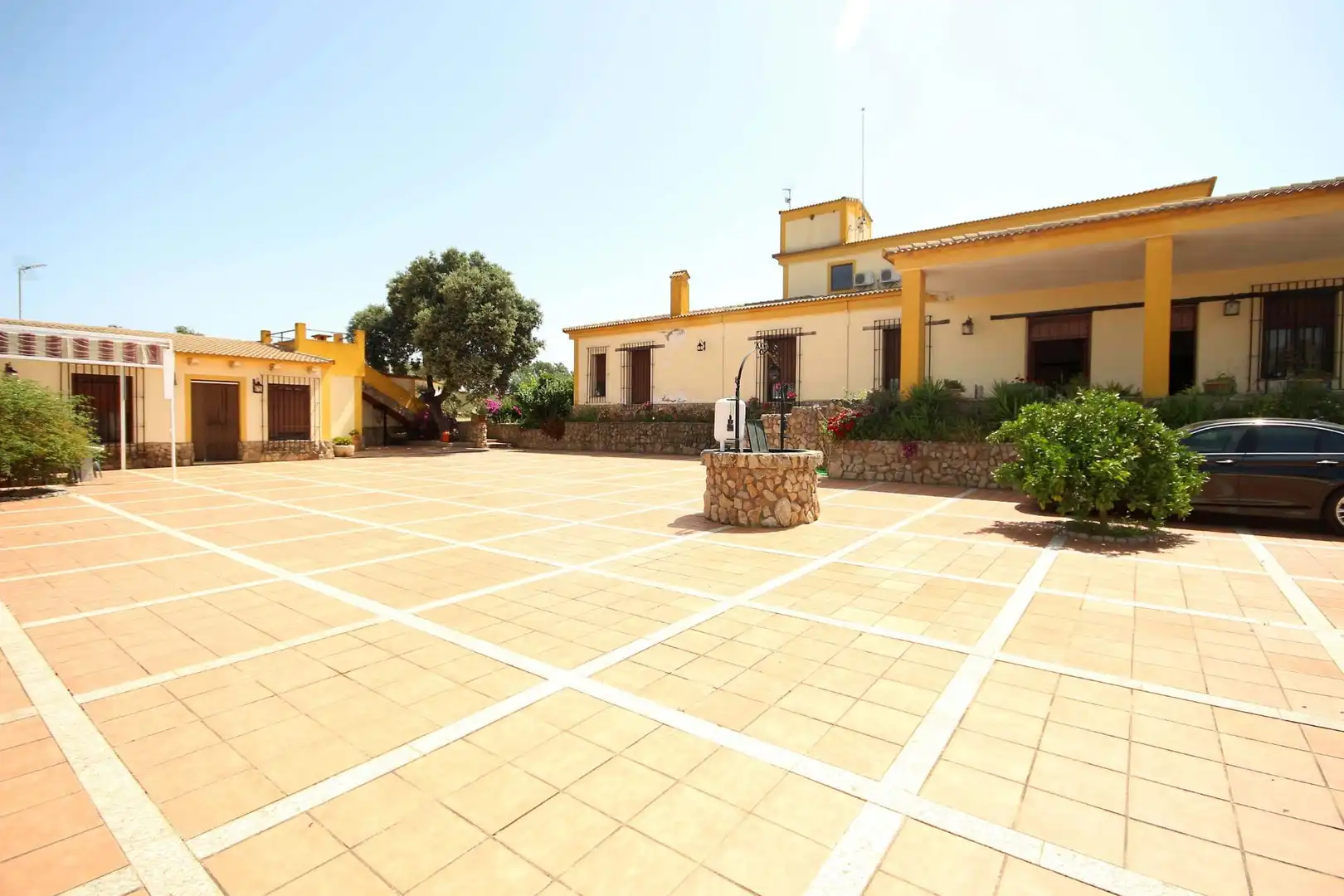 Jardín de Finca rústica en venta en Alcuéscar con Aire acondicionado