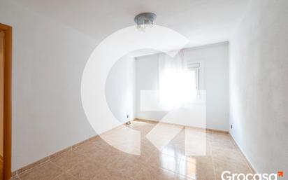Bedroom of Flat for sale in Santa Coloma de Gramenet  with Heating, Oven and Washing machine