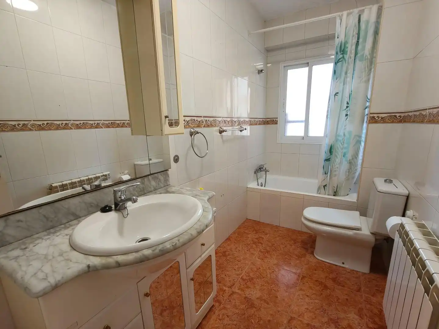 Badezimmer von Wohnung zur Miete in Zaragoza mit Heizung, Terrasse und Balkon
