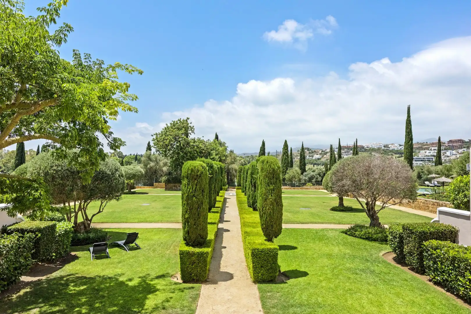 Jardín de Planta baja en venta en Benahavís con Aire acondicionado, Terraza y Piscina