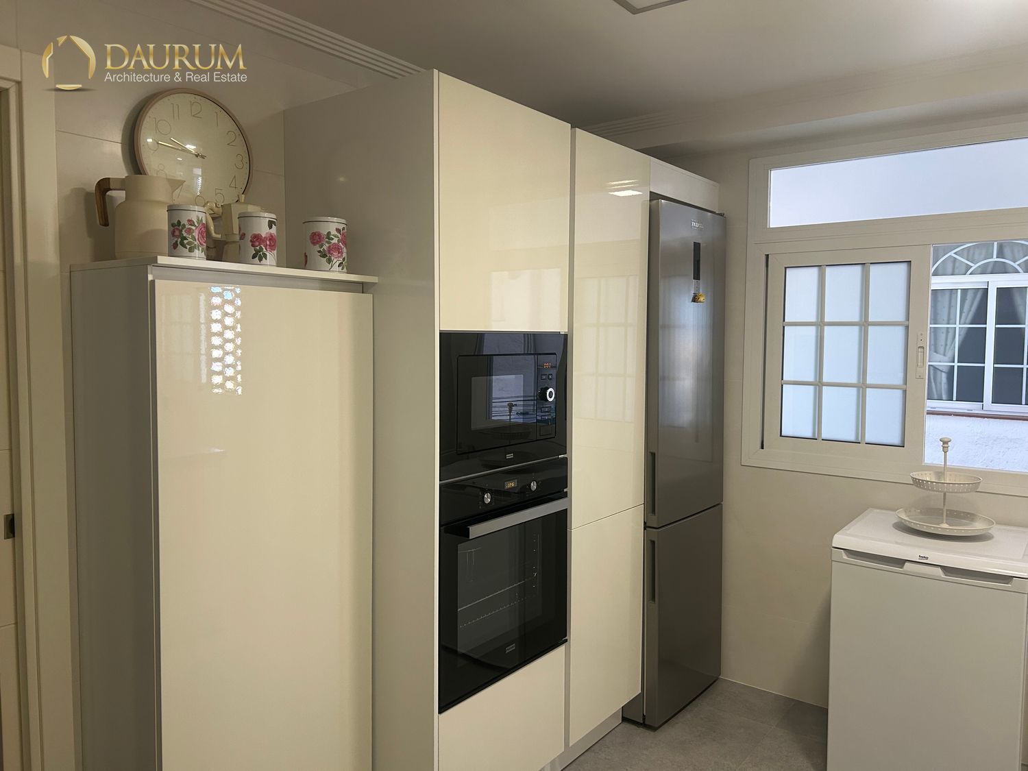 Kitchen of Flat for sale in  Sevilla Capital  with Air Conditioner