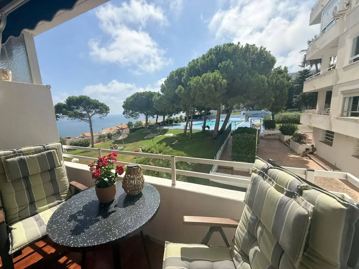 Apartament amb piscina en venda a AVENIDA ESCANDINAVIA N37