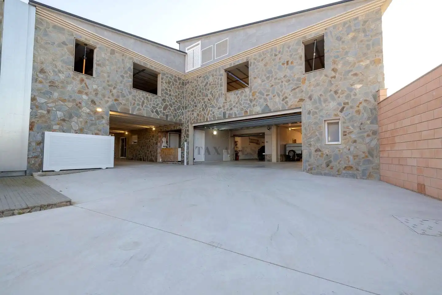 Vista exterior de Casa o xalet en venda en Tortosa amb Aire condicionat, Calefacció i Jardí privat