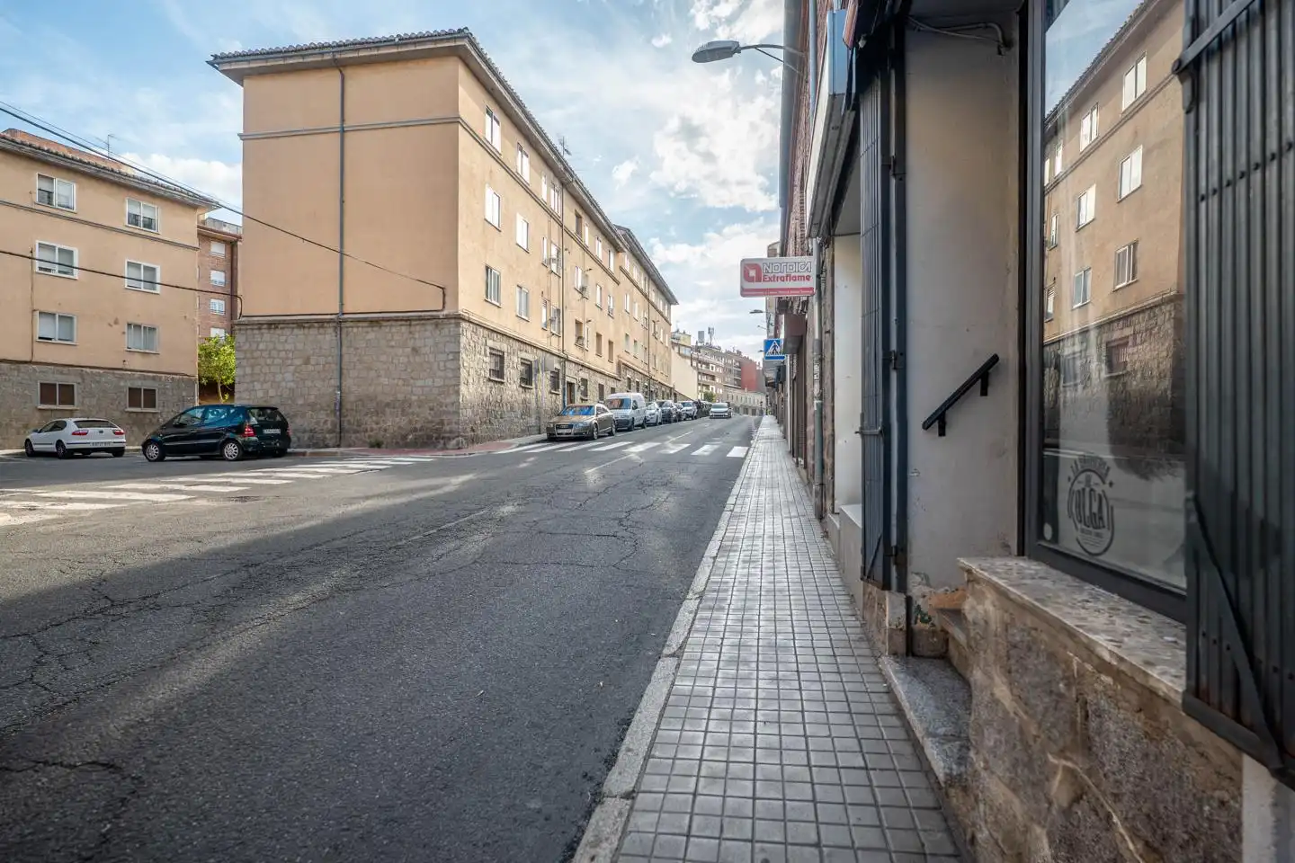 Vista exterior de Local en venta en Ávila