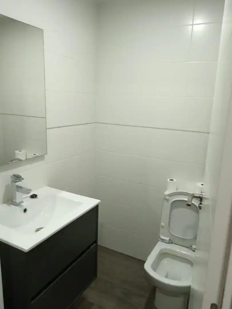Bany de Casa adosada per a compartir en Soria Capital  amb Traster, Moblat i Forn