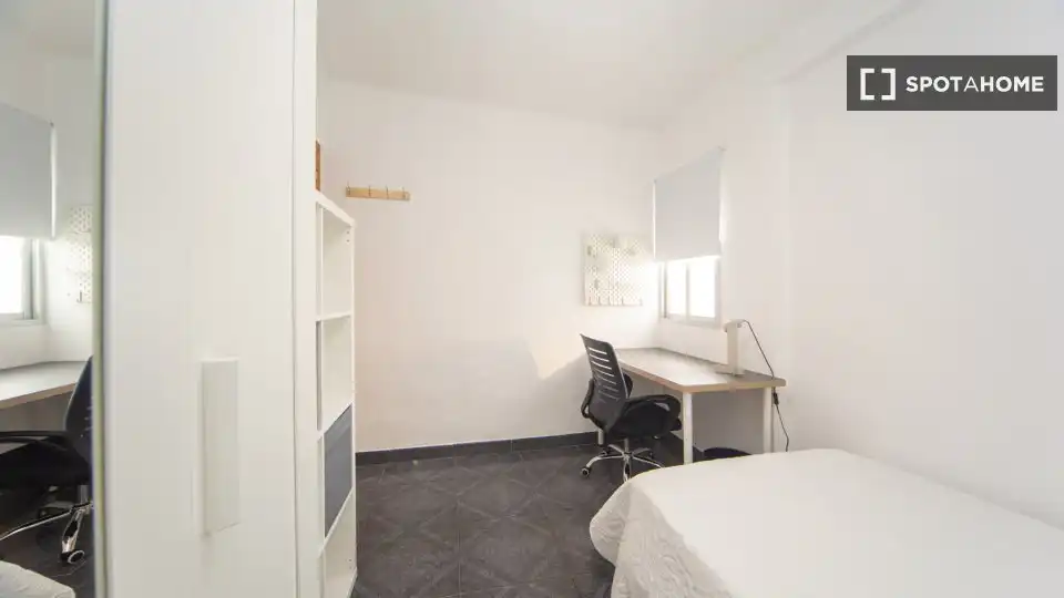 Room in Barrio de Zaidín