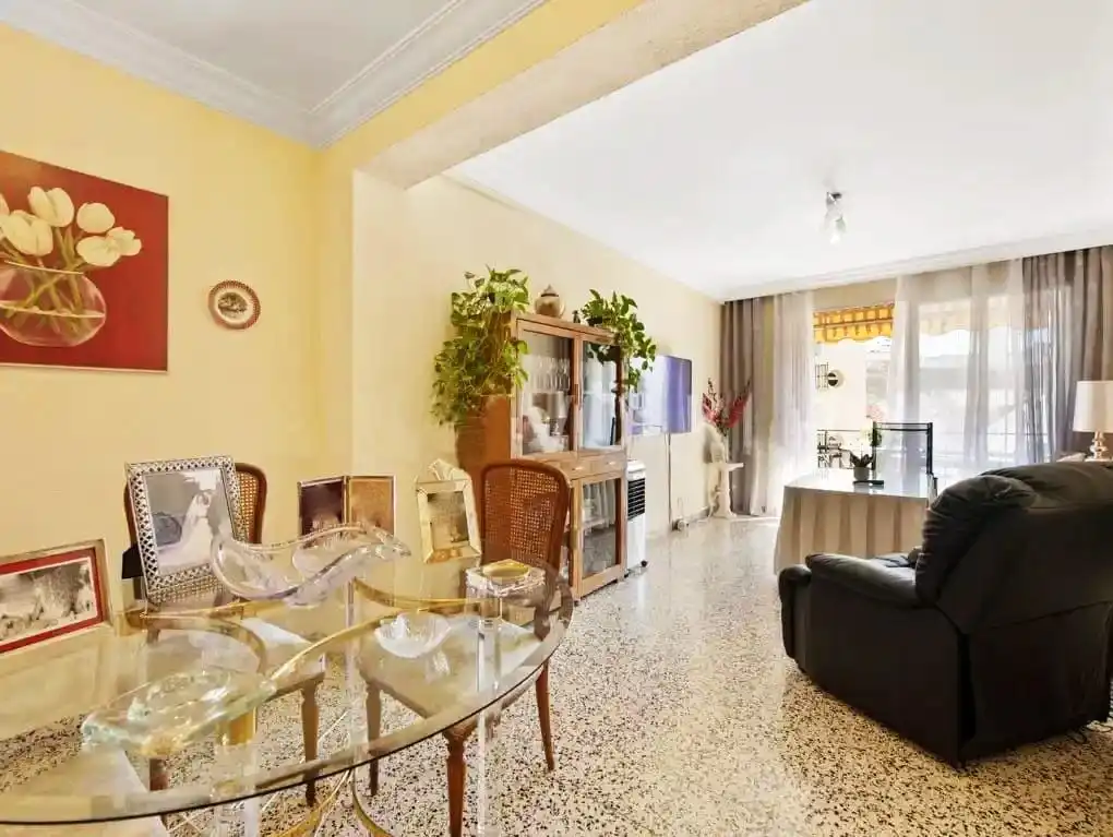 Sala d'estar de Pis en venda en Estepona amb Terrassa i Balcó