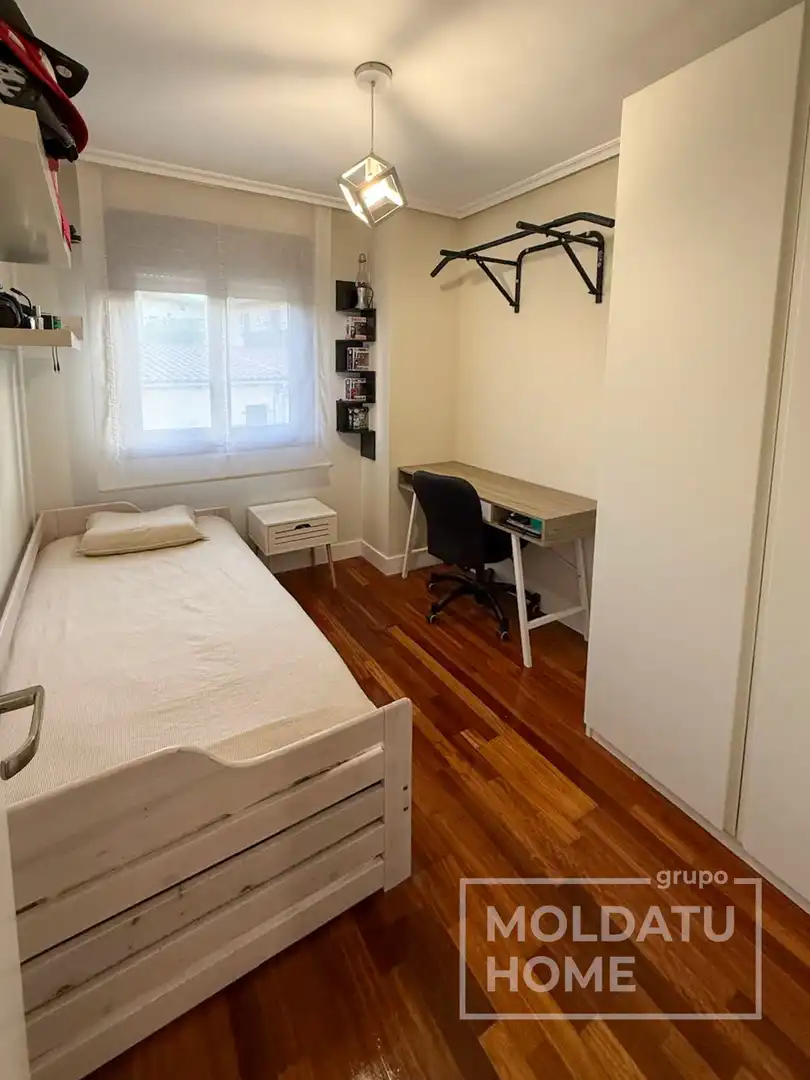 Bedroom of Houses for sale in Abanto y Ciérvana-Abanto Zierbena  with Heating, Private garden and Terrace