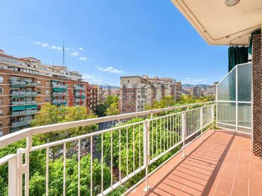 Wohnung mit Balkon zum Verkauf in Avenida de Josep Tarradellas
