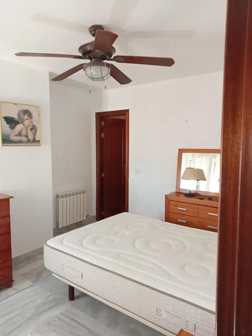 Dormitori de Àtic de lloguer en Málaga amb Moblat, Balcó i Piscina comunitària
