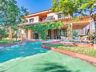 Xalet amb piscina en venda a Mijas pueblo