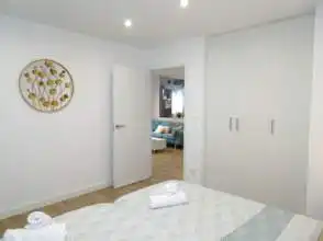 Habitación de Piso de alquiler en Gijón  con Calefacción, Parquet y Amueblado
