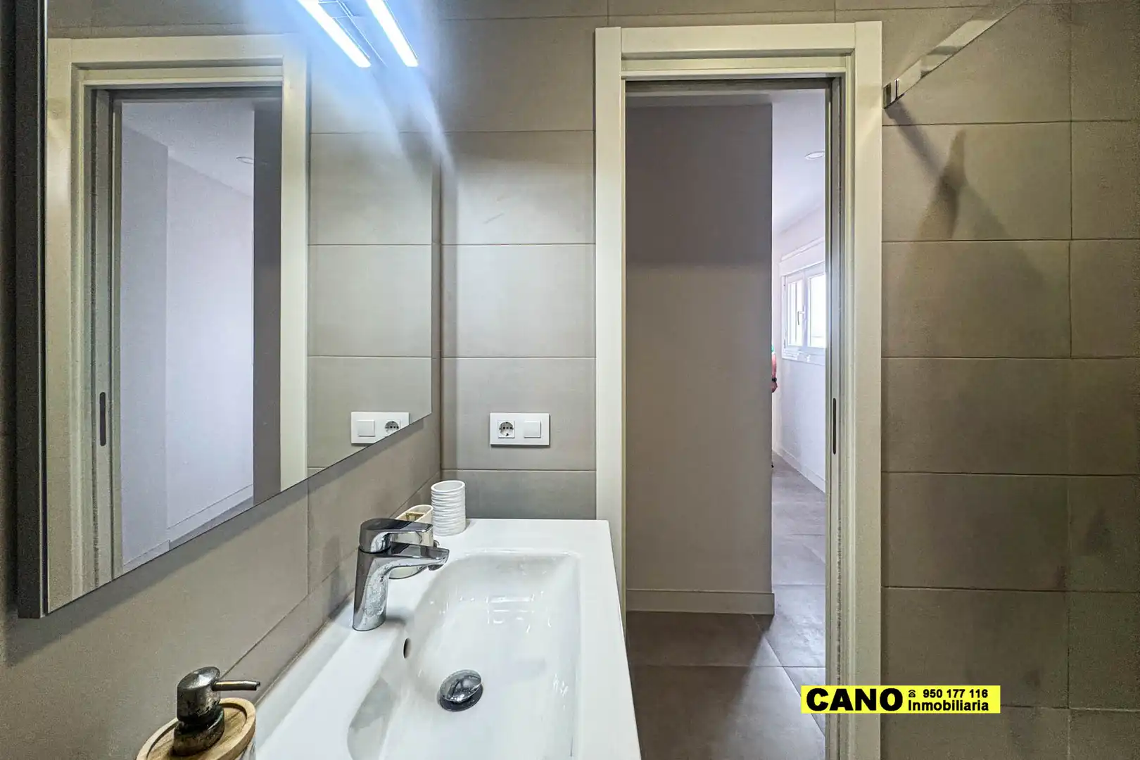 Piso en venta en Paseo de Almeria, Centro