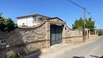 Vista exterior de Casa o xalet en venda en Lucena amb Piscina