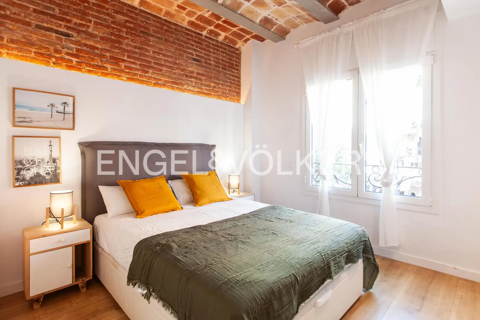 Schlafzimmer von Wohnung zum Verkauf in Barcelona mit Klimaanlage, Heizung und Privatgarten