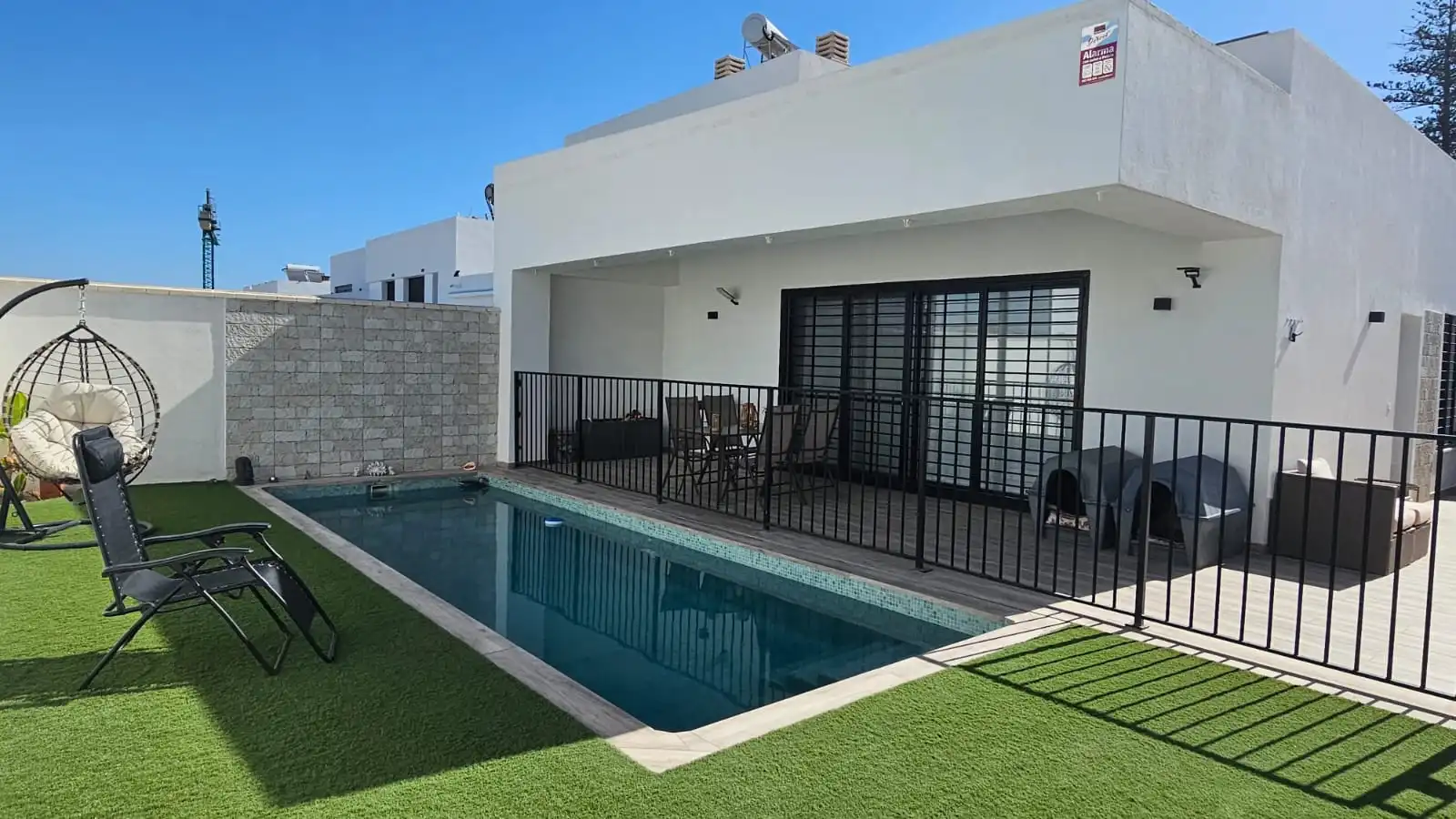 Casa aparellada amb piscina en venda a Pinos de Alhaurín - Periferia, imagen 2