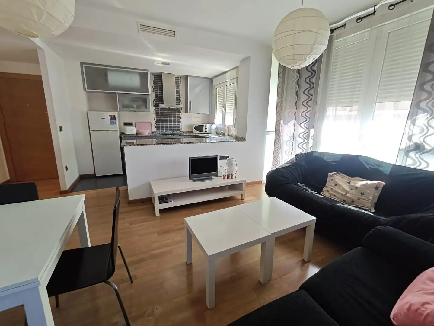 Wohnzimmer von Wohnung zur Miete in Petrer mit Möbliert und Balkon