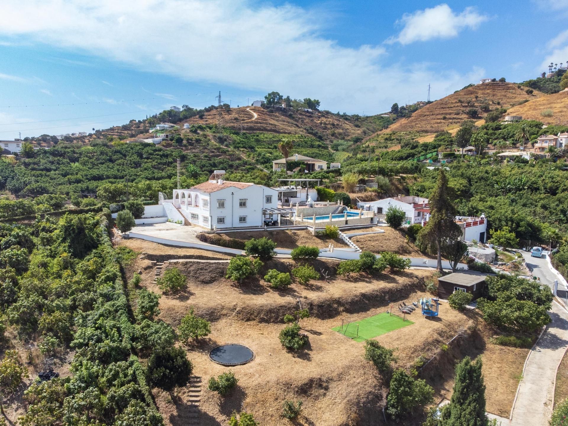 Vista exterior de Casa o chalet en venta en Nerja con Aire acondicionado, Jardín privado y Terraza