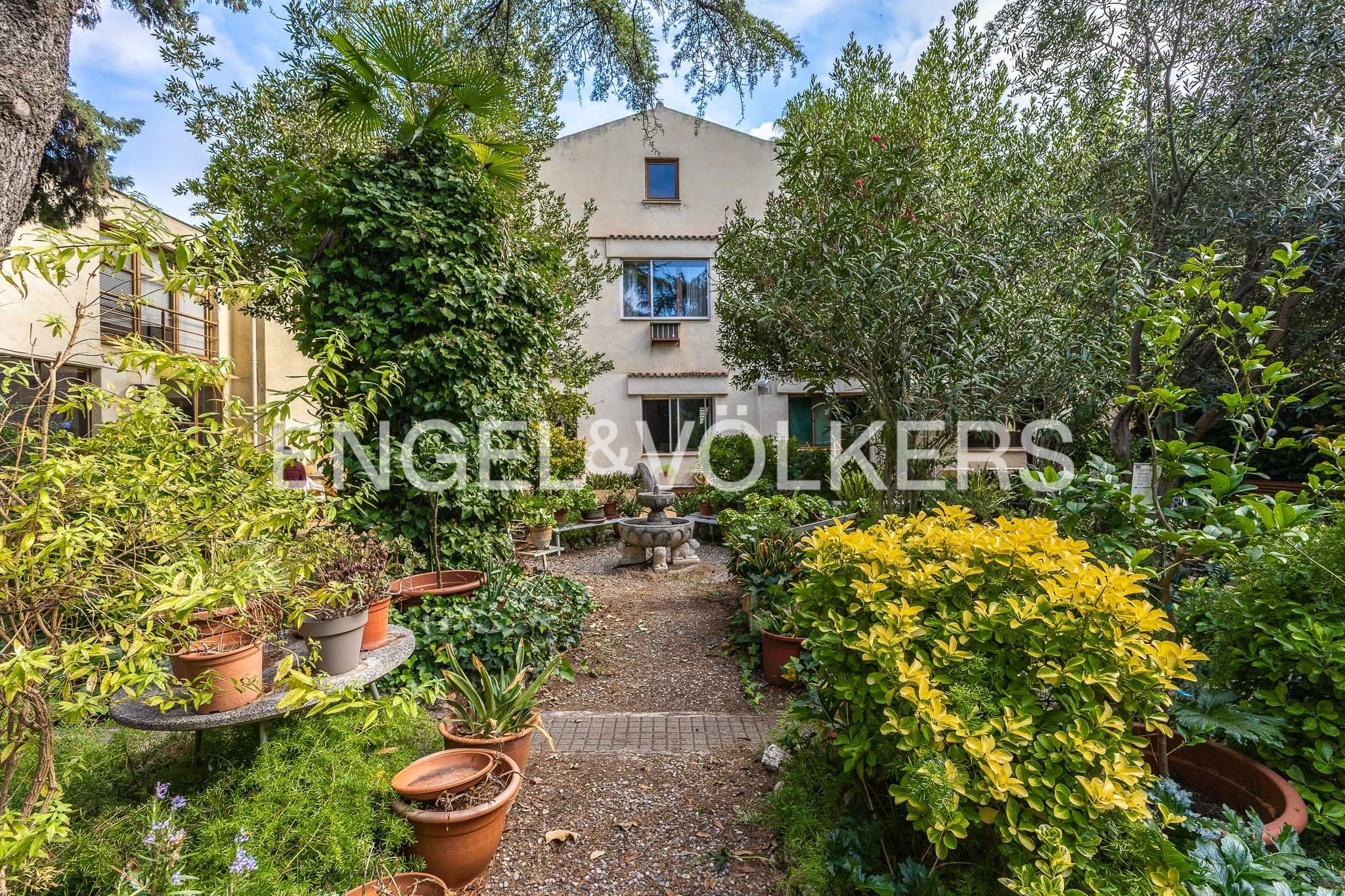 Vista exterior de Casa o xalet en venda en Terrassa amb Calefacció i Jardí privat