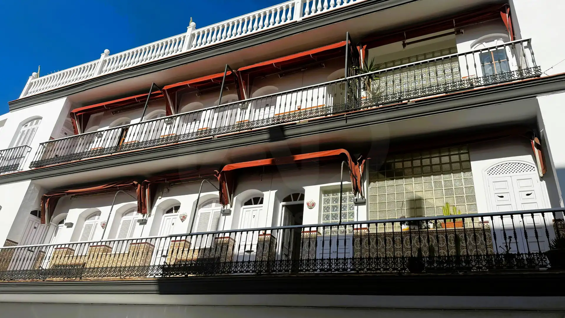 Vista exterior de Edifici en venda en Tarifa