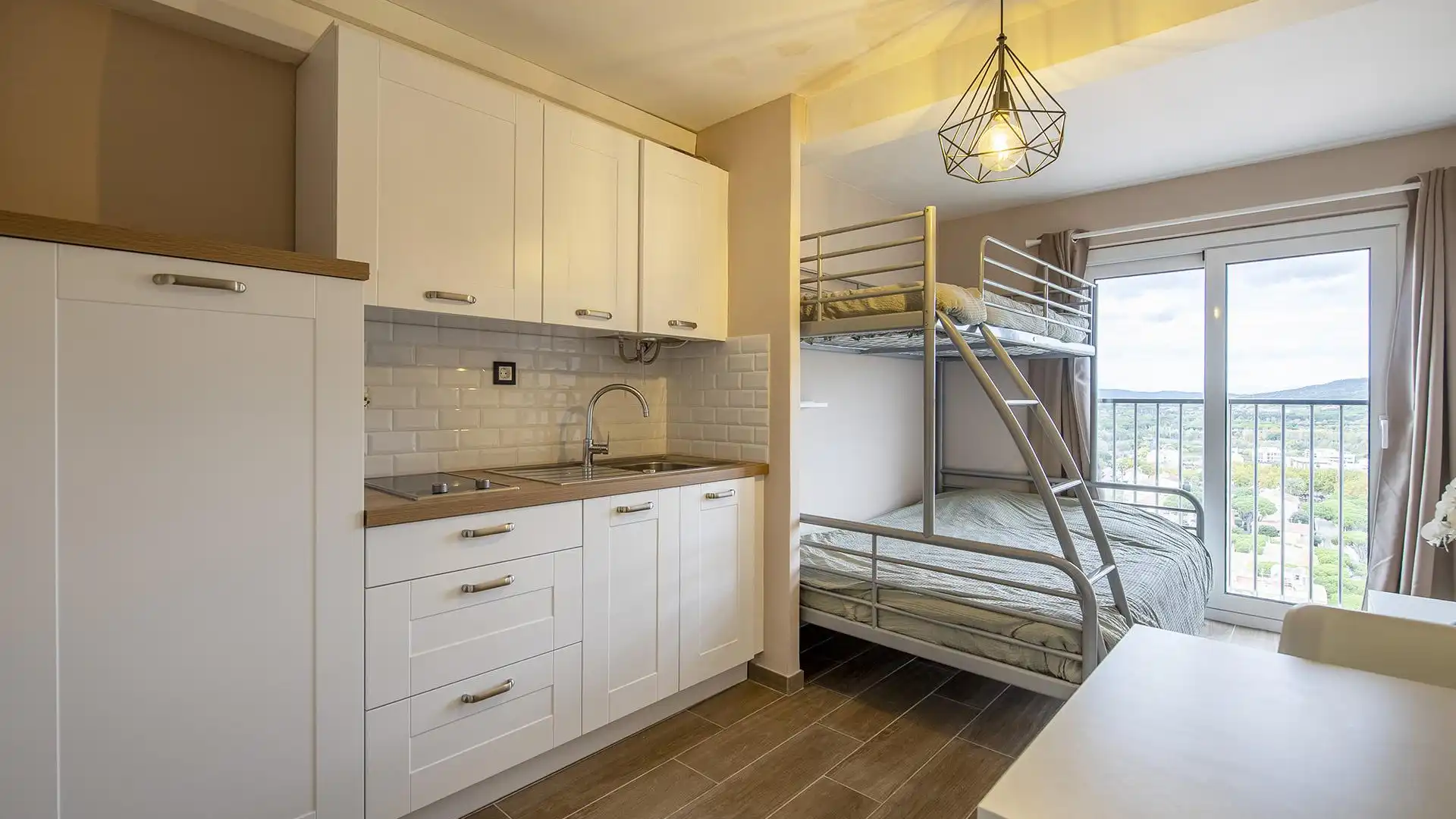 Habitación de Apartamento en venta en Castell d'Aro, Platja d'Aro i s'Agaró con Parquet y Amueblado